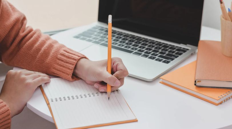 traciewmiles's tweet image. The world is full of stories, but there’s only one like yours.
Let’s make it unforgettable.
👉 traciemiles.com/tracie-miles-l…
#WritingLegacy #MemoirCoach #AuthorsInspire