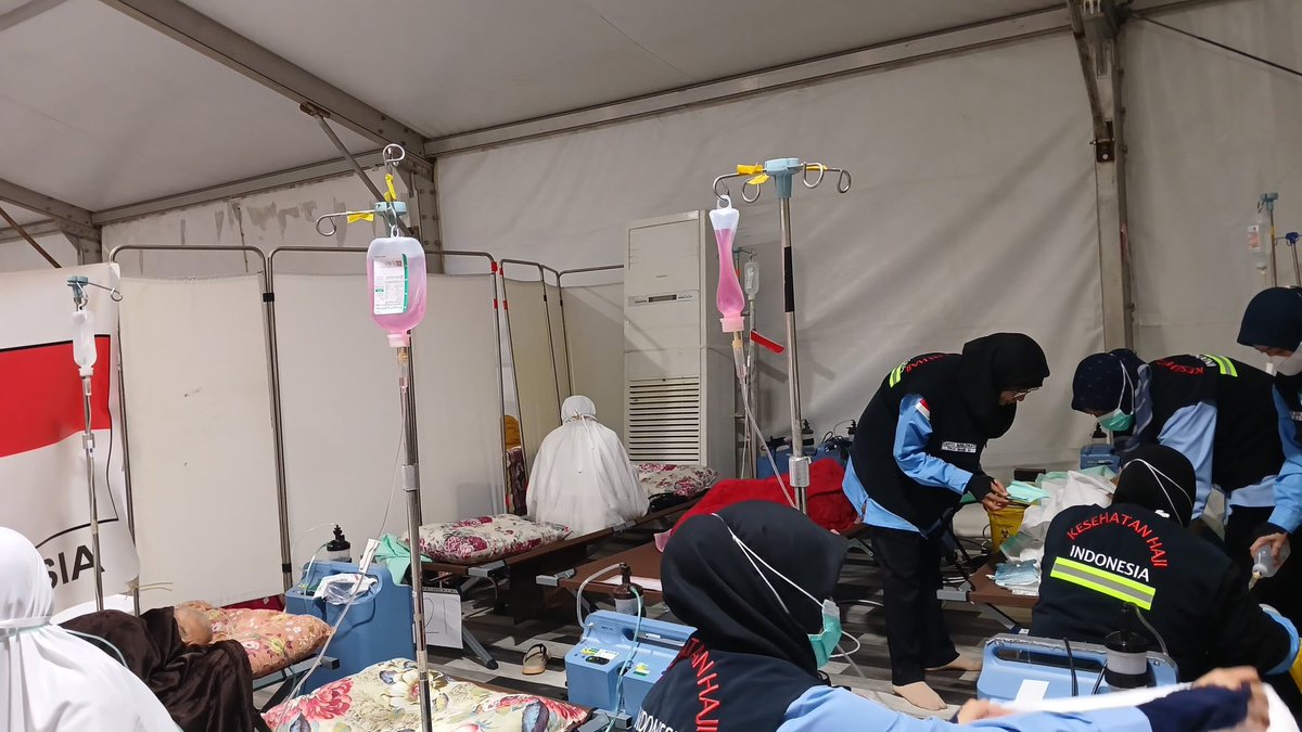 Kementerian Kesehatan RI (@kemenkesri) on Twitter photo #RilisSehat
Meski Berdesakan, Semangat Layanan Petugas Kesehatan Tak Pernah Surut <a href="/KemenkesRI/">Kementerian Kesehatan RI</a>
sehatnegeriku.kemkes.go.id/baca/rilis-med… #RilisSehat
Meski Berdesakan, Semangat Layanan Petugas Kesehatan Tak Pernah Surut <a href="/KemenkesRI/">Kementerian Kesehatan RI</a>
sehatnegeriku.kemkes.go.id/baca/rilis-med…