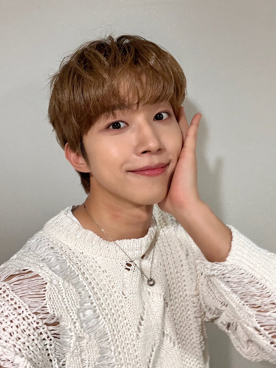 NFlyingofficial's tweet photo. 치통샷🤭
포인트는 새끼손가락 🤙

#NFlying #엔플라잉 #서동성 #SeoDongSung https://t.co/n6UmontpS7