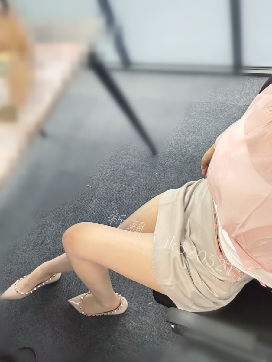 聽說大腿要細
就要屁股往前坐一點
但這樣坐久了腰會酸
可以從後面進入時
順便幫我按摩腰嗎？ https://t.co/4yW3GGPguH