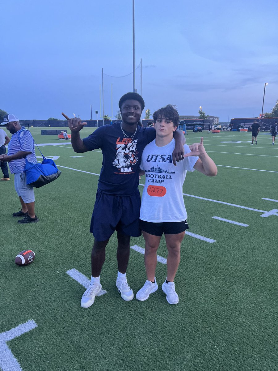 Kalobe Rond (@kalobe_rond) on Twitter photo Ran 4:37 40yd and 4:09 5/10/5 yesterday at <a href="/UTSAFTBL/">UTSA Football π</a> Overall a fantastic time,had fun competing and getting Coached from a great Coaching staff. Thankyou <a href="/CoachTraylor/">Jeff Traylor</a> <a href="/coachchuchudoe/">Chu-Chu Doe</a> <a href="/CoachTimYoder/">Tim Yoder</a> <a href="/CoachTRob_/">Tommie Robinson</a> <a href="/Coachmaldonado0/">Johnathan Maldonado</a> for the amazing camp
<a href="/WC_ChargersFB/">Churchill Chargers Football π¬π§</a> <a href="/CoachNateShaw/">Nate Shaw</a> Ran 4:37 40yd and 4:09 5/10/5 yesterday at <a href="/UTSAFTBL/">UTSA Football π</a> Overall a fantastic time,had fun competing and getting Coached from a great Coaching staff. Thankyou <a href="/CoachTraylor/">Jeff Traylor</a> <a href="/coachchuchudoe/">Chu-Chu Doe</a> <a href="/CoachTimYoder/">Tim Yoder</a> <a href="/CoachTRob_/">Tommie Robinson</a> <a href="/Coachmaldonado0/">Johnathan Maldonado</a> for the amazing camp
<a href="/WC_ChargersFB/">Churchill Chargers Football π¬π§</a> <a href="/CoachNateShaw/">Nate Shaw</a>