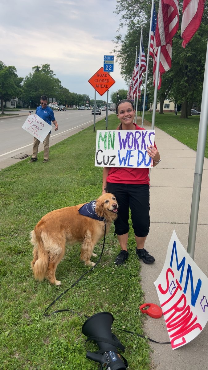 MAPEunion's tweet image. Region 19 Info Picket in St. Peter 🎉 #JustPracticing #FairContract #MAPEStrong👏