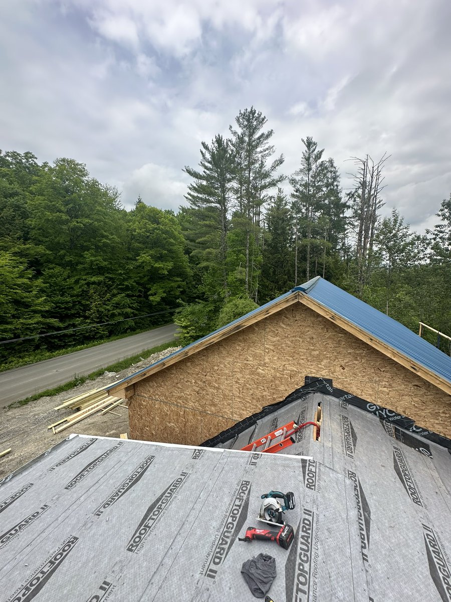 Lockss10's tweet image. touching grass