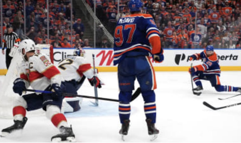 CoachsCornerDC's tweet image. What is the score, and who scores the game winner tonight?