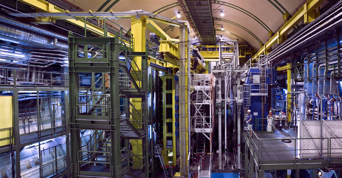 💥 Leicester meets <a href="/CERN/">CERN</a>!
We're helping upgrade the LHCb experiment at the #LargeHadronCollider for the first time!
Led by Prof Jon Lapington, we’re working on the TORCH detector – using Cherenkov radiation to identify tiny particles in the universe.
🔬 space-park.co.uk/2025/06/leices…