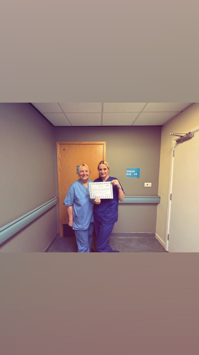 Llongyfarchiadau i'r staff gwych yn Tîm Anhwylderau Symud am ennill y Profiad Cleifion a Gofalwyr "Dydd Gwener Gwych", canmoliaeth i wobr yr wythnos! Da iawn i bob un ohonoch.