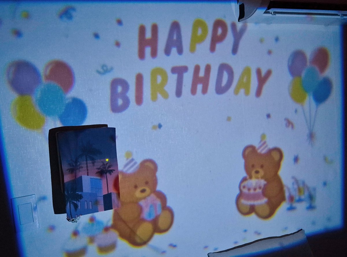 9chanran's tweet photo. 이틀에 걸친 예순 두살 깜짝 생일파티🎂 
내가 이렇게 눈치 없는 사람인가 싶었지만 행복하고 즐거웠다. 클짱해서 다행인 것 중 하나는 역시 소중한 횐이들과 가지처럼 이어지는 인연들 아니겠어 축하 감사를감사합니다 @S_MONG_C @dal9zip_4 @_sseova @YopYop_123 @ma_ddabi @sahoiin_infull @iseol08 https://t.co/F9OYEygvoR