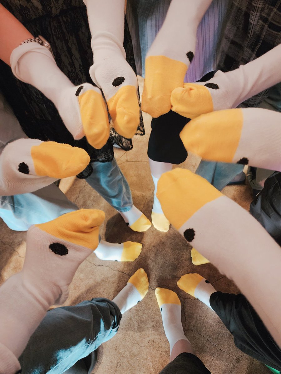 9chanran's tweet photo. 이틀에 걸친 예순 두살 깜짝 생일파티🎂 
내가 이렇게 눈치 없는 사람인가 싶었지만 행복하고 즐거웠다. 클짱해서 다행인 것 중 하나는 역시 소중한 횐이들과 가지처럼 이어지는 인연들 아니겠어 축하 감사를감사합니다 @S_MONG_C @dal9zip_4 @_sseova @YopYop_123 @ma_ddabi @sahoiin_infull @iseol08 https://t.co/F9OYEygvoR