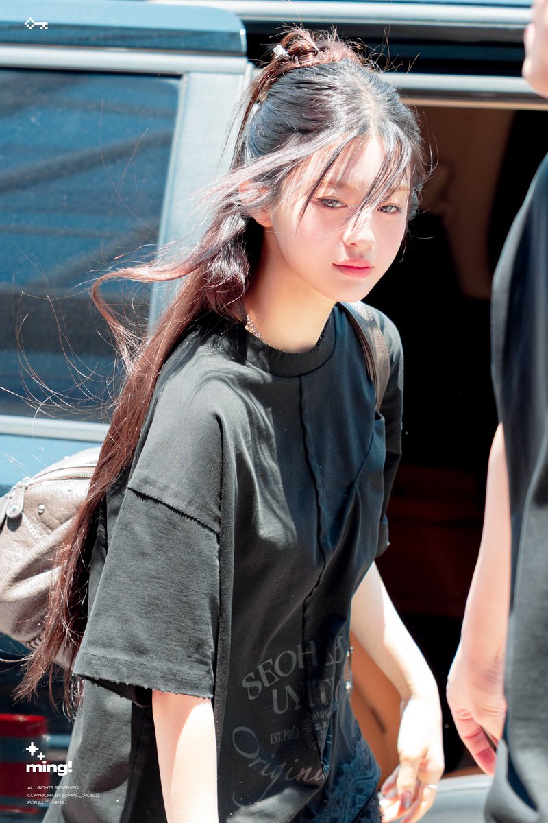 minjuspic's tweet image. she’s so FINE???