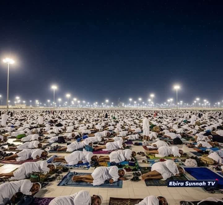 فَبِأَيِّ آلَاءِ رَبِّكُمَا تُكَذِّبَانِ.. 

الله أكبر