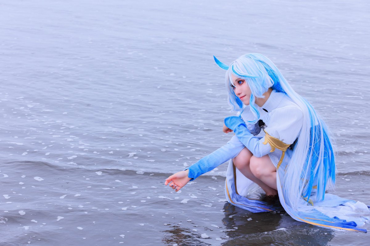 〖Cosplay〗原神 / フォカロルス Focalors

「人間になることは、ずっと僕の夢だった。
                             今だってなんの変わりもないさ」

Photo：<a href="/Naga2000N/">ナガシー☀️</a> さん
#GenshinImpactcosplay #まきコス