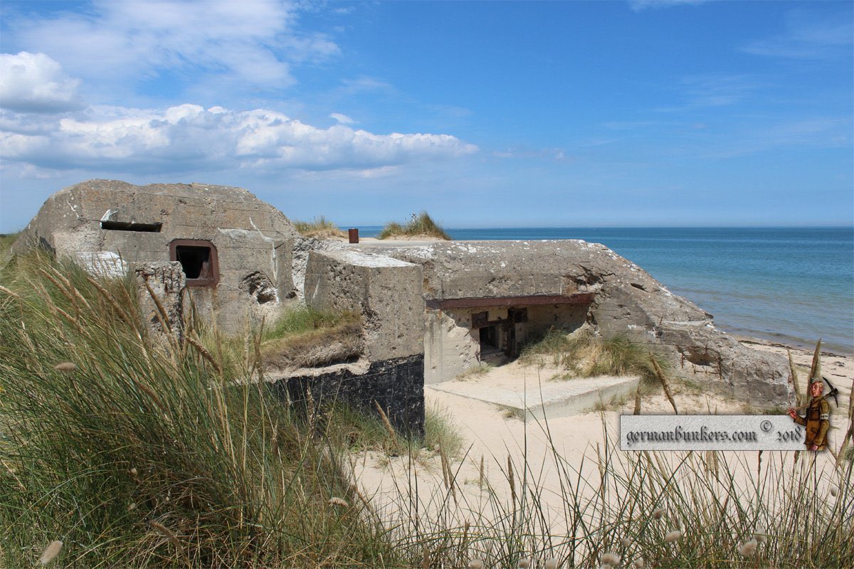 germanbunkers's tweet image. Utah Beach, Normandy. Seen here Stp 101 and in order the 676 with its neighbor the Vf 4.7cm PAK bunker and a view from inside. Further along the beach the monstrous 612 bunker with a view from the gun room. #WW2