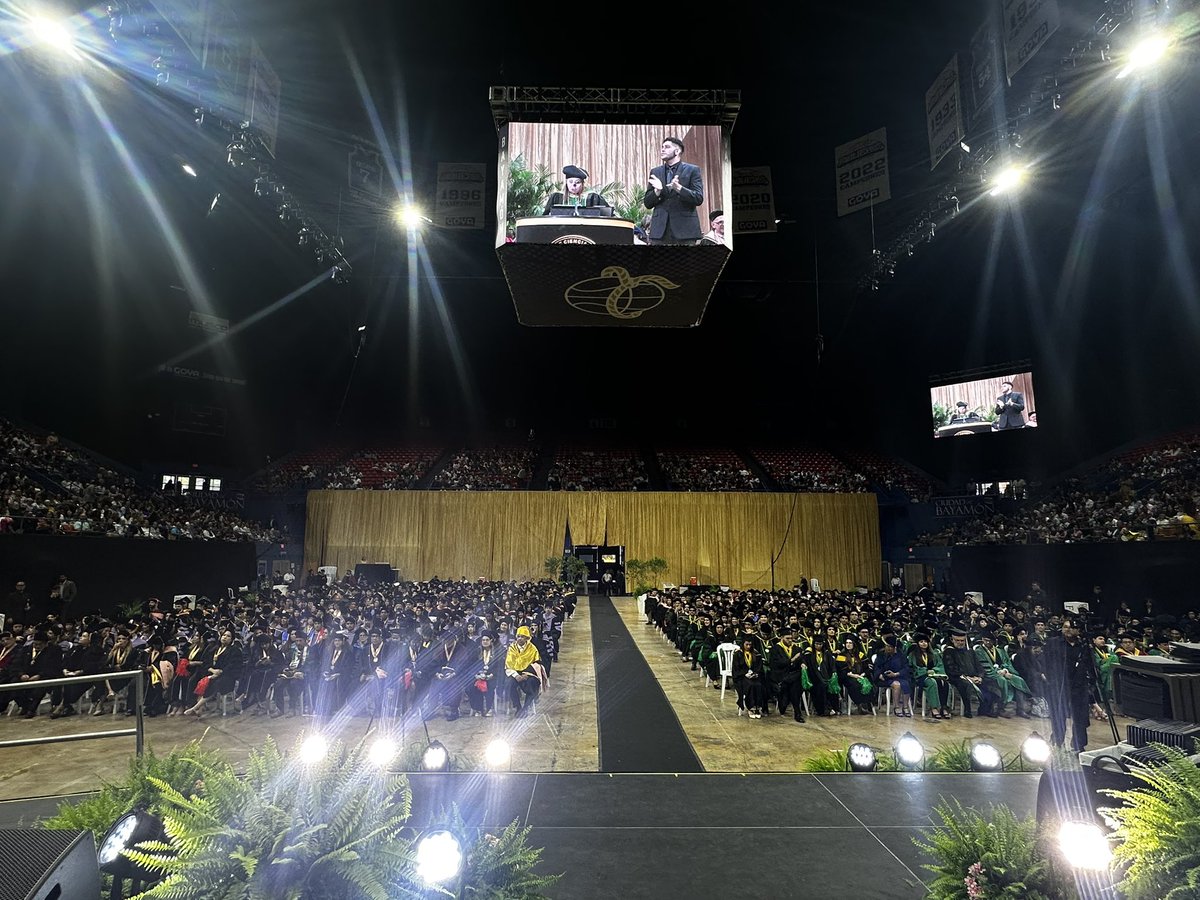 ¡Felicidades a las graduandas y graduandos del Recinto de Ciencias Médicas de la UPR!

Hoy le entregamos al país 682 profesionales de la salud, en las distintas áreas. La universidad cumple con Puerto Rico, ¡que Puerto Rico cumpla con la universidad!

#SinUNoHayPR
