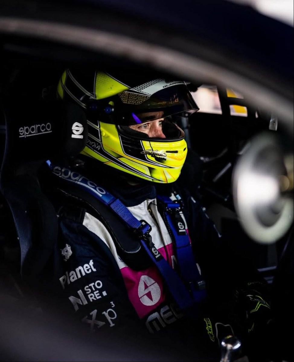 🗣️ [#AHORA] - Rodrigo Aramendía: "No fue un arranque malo pero obviamente no es el que esperábamos. Estamos muy lejos de Facundo (Ferra). Seguimos desarrollando el auto, nos complicó mucho que nos hayan levantado 15 mm la parte delantera"

💻📱 youtube.com/live/3sbPorIKv…