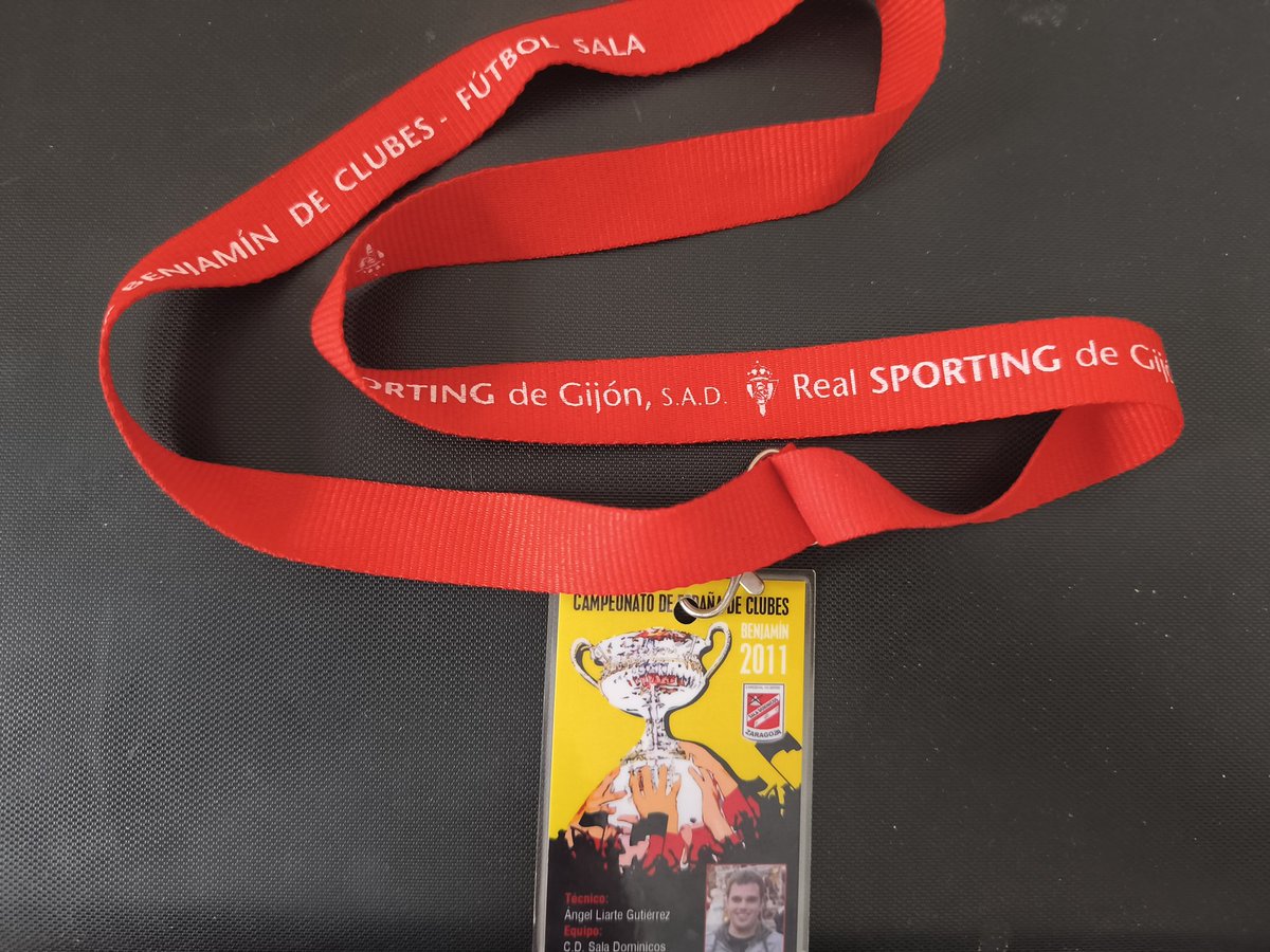 Una reliquia de hace 14 años. Con Quini y visita a Mareo.