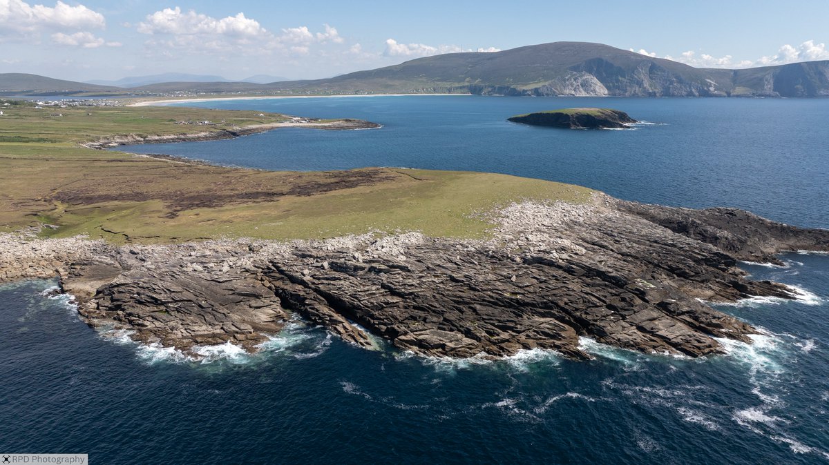 PhotographyRpd's tweet photo. #achill #achillisland #mayo #wildatlanticway #bordfailte #discoverireland #dronephotography #mayotourism #croaghpatrick #wildnephin
(Part - 2) Some aerial shots i took recently (during the heatwave) on a visit to stunning  Mayo https://t.co/HCBsCkWXBO