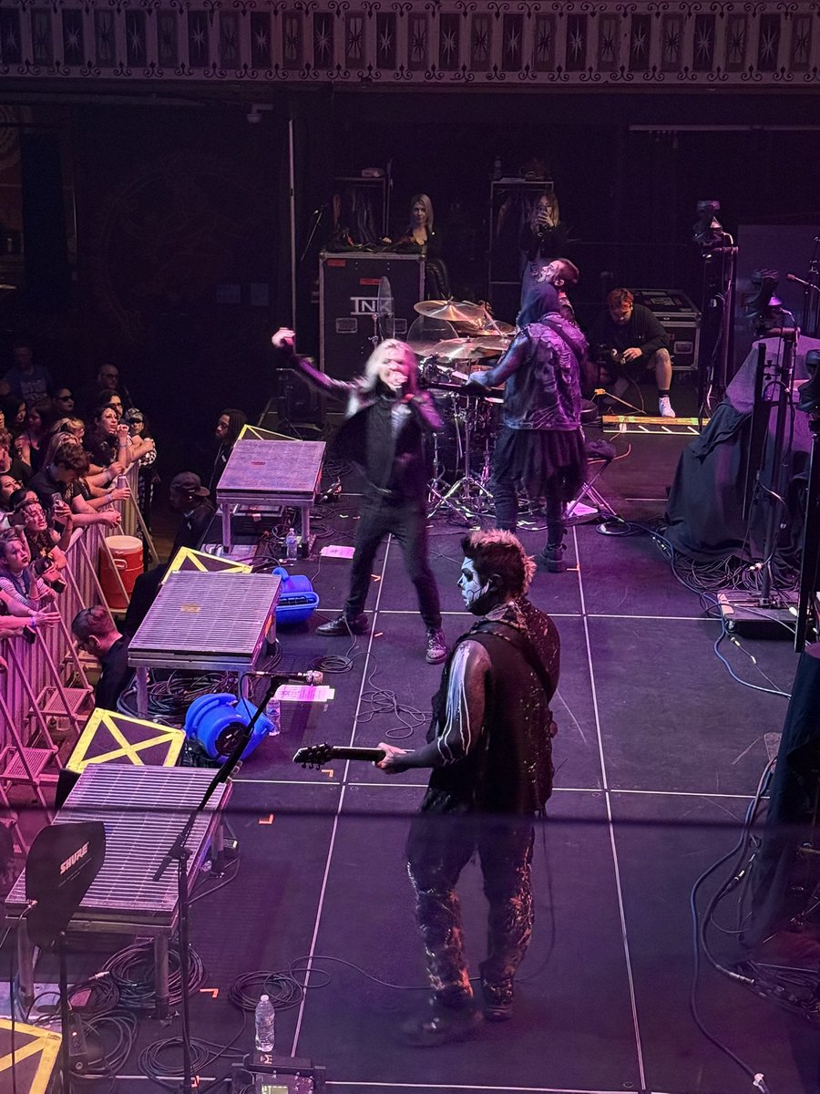 FreePlusThree's tweet image. When @DarkDivineMusic steals the show!  Was so surprised to see them!  Was even better than the last time I saw them in Orlando!