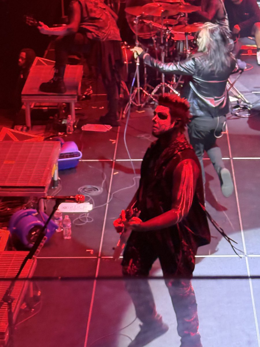 FreePlusThree's tweet image. When @DarkDivineMusic steals the show!  Was so surprised to see them!  Was even better than the last time I saw them in Orlando!