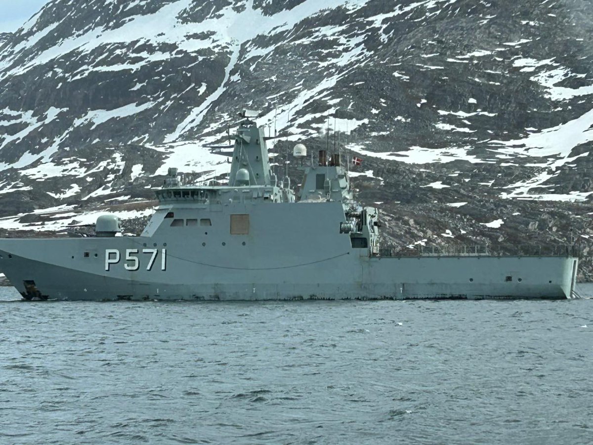 Denmark strengthens defensive capabilities in #Arctic with additional helicopters, frigate and deployment of F-16s in #Greenland. Focus on critical infrastructure from Special Forces and Arctic Basic Training. Read more: forsvaret.dk/da/nyheder/202…