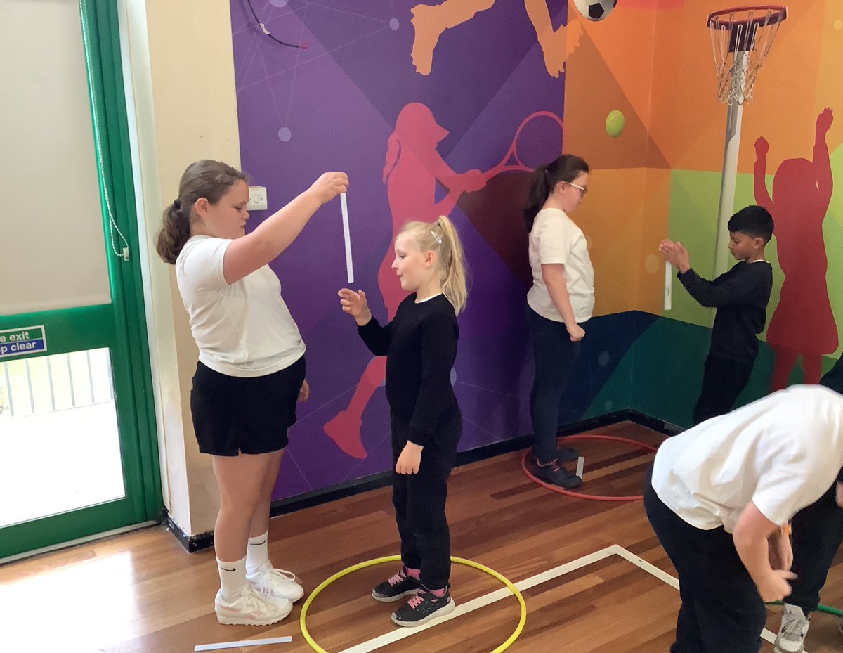 ReinwoodJuniors's tweet image. #RJS4D started the half term how they finished the last with lots of active learning. This week it was in the form of a skills circuit in our PE lesson #RJSPE