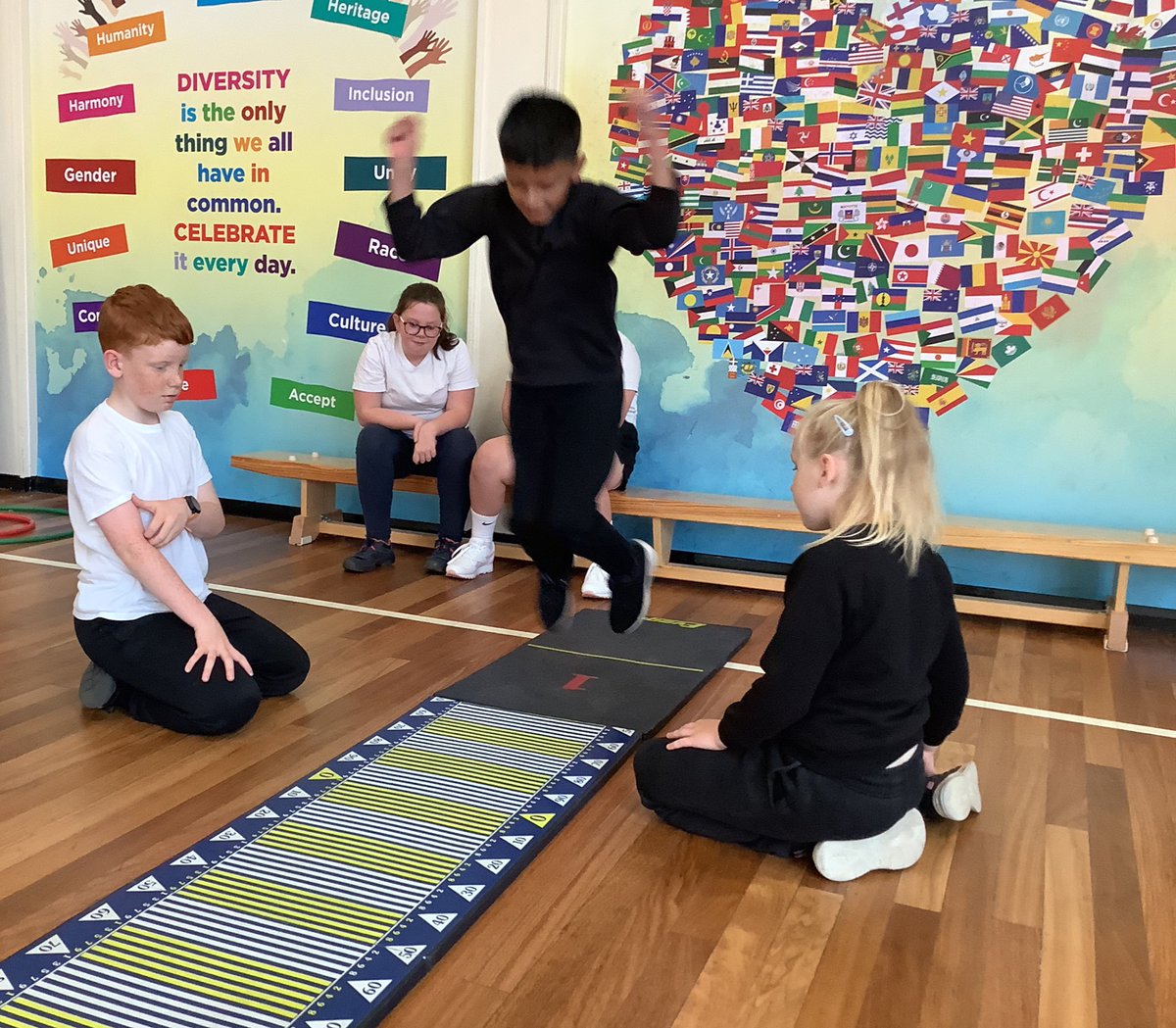 ReinwoodJuniors's tweet image. #RJS4D started the half term how they finished the last with lots of active learning. This week it was in the form of a skills circuit in our PE lesson #RJSPE