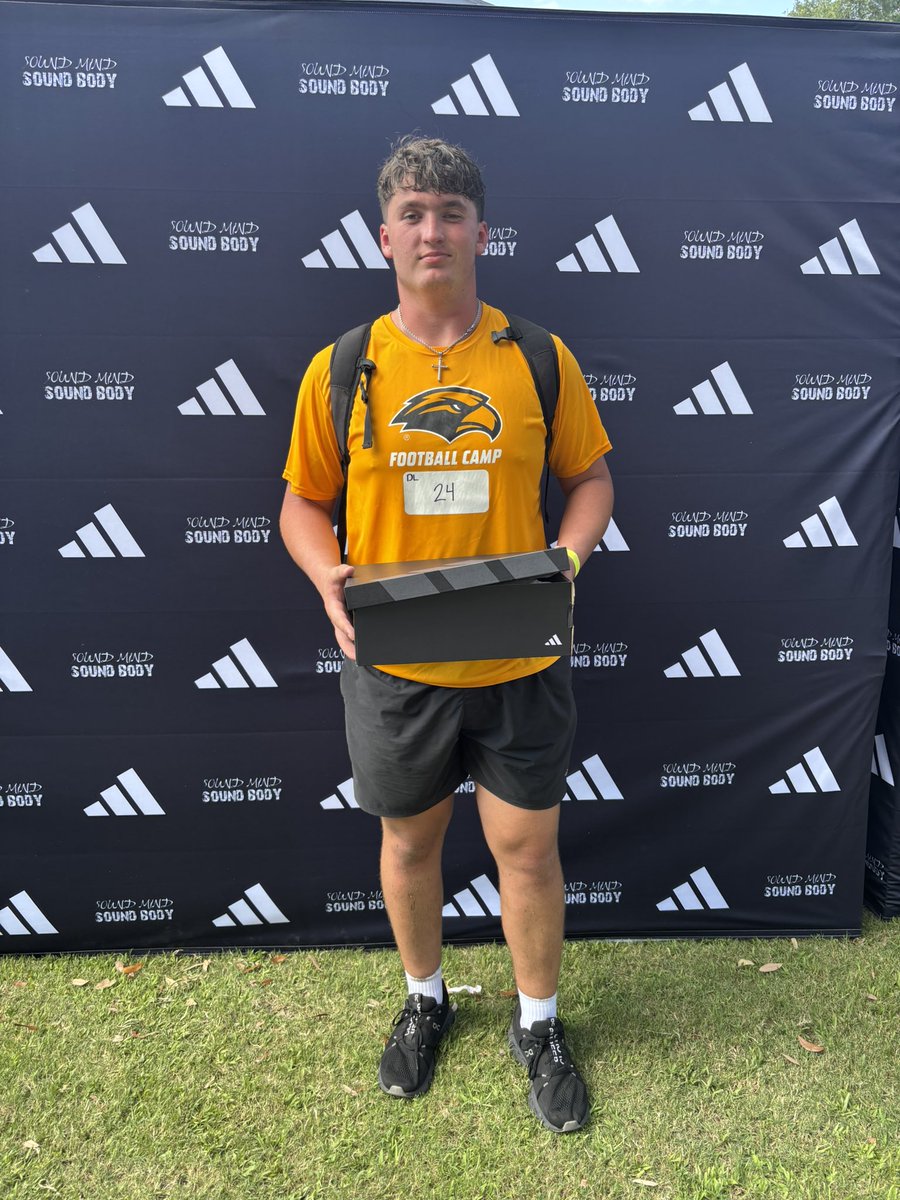 AlstonD26's tweet image. Thank you @SouthernMissFB, @USMFBRecruiting for the amazing time at USM Mega Camp. Thank you @smsbacademy and @adidas for gifting us today. It was great meeting new coaches and showcasing our skills.
@CoachMathies
@CoachHuff
@CoachRich72
@clarencemcdoug1
@CoachCraddock…