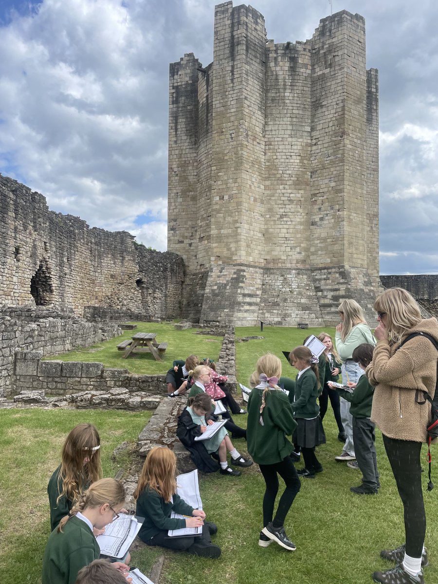 WCofESLT's tweet photo. Beech class had a fantastic time at Conisbrough Castle 🏰 https://t.co/PGuG2XQTxv