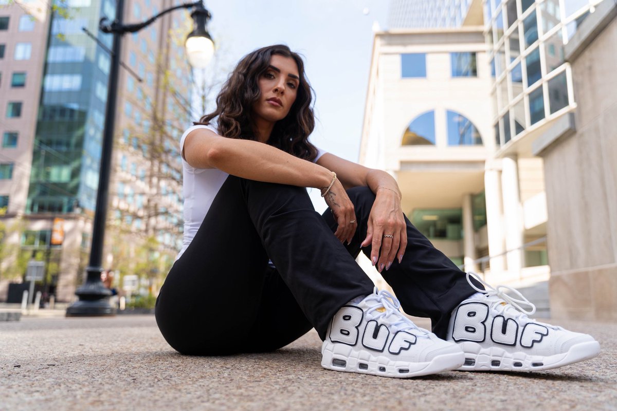 byabigaillee's tweet image. Last day for preorders of the BUF tempo shoes 🔥 @BuffOriginStory @buffalogoco 

buffalogo.co/shop/buffalogo…