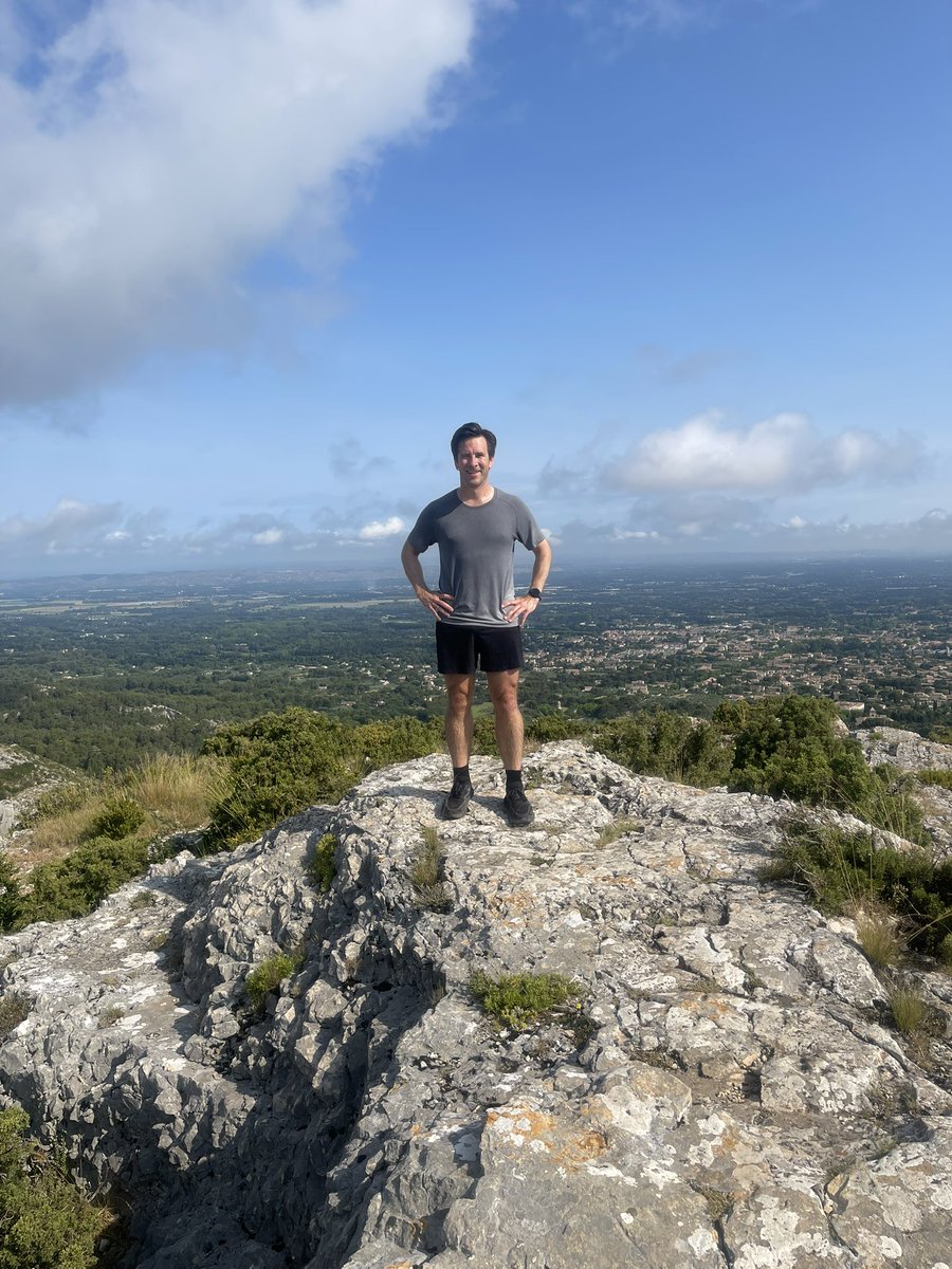 I’m playing a spontaneous concert in Provence this evening. As I’m preparing all the Bach Suites for a concert next week, I’ve decided to let the host role the dice to decide which Suite tonight. Wish me luck!! Here’s a pic from the top of Mont Gausier yesterday ⛰️
