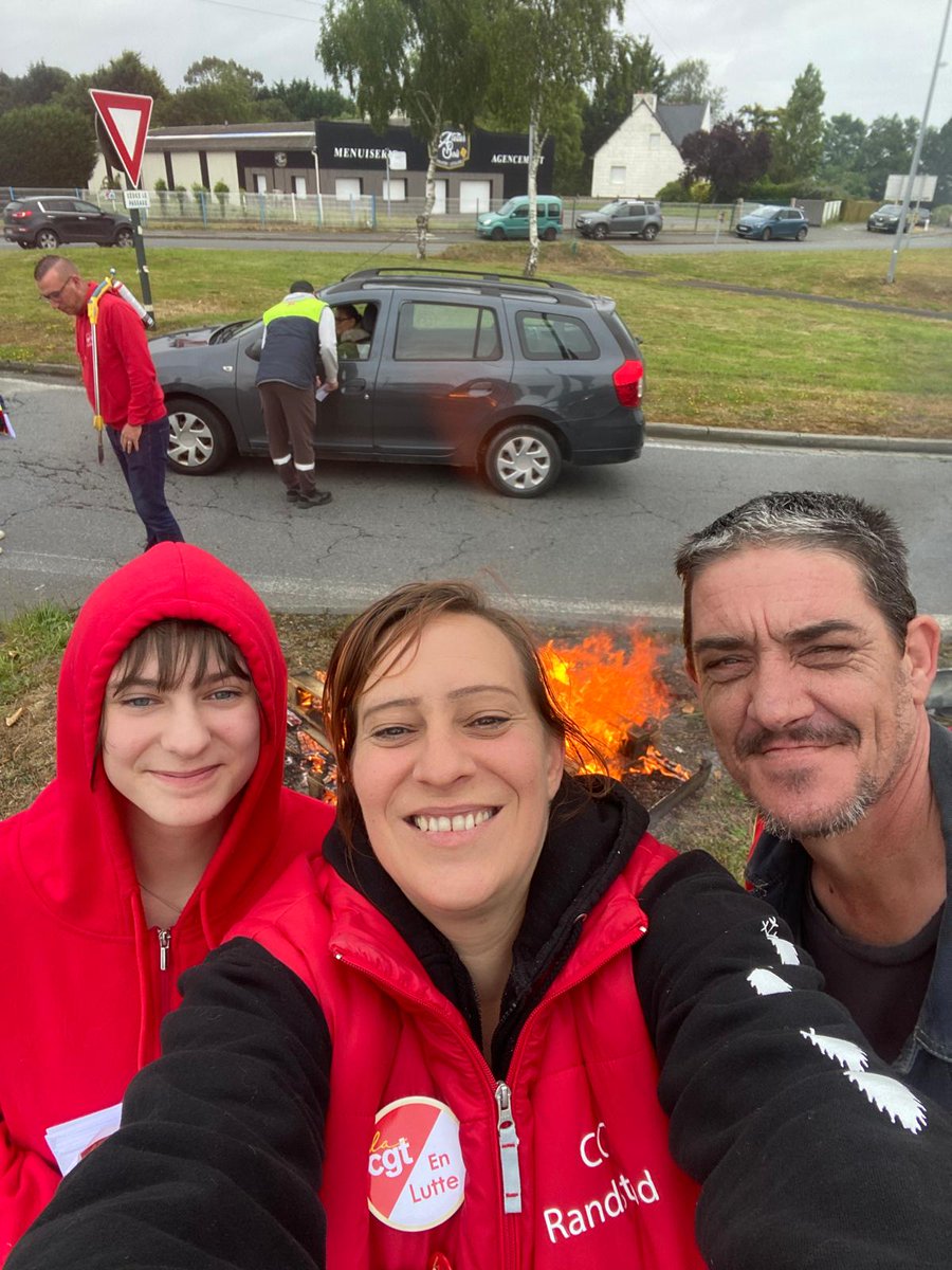 CgtGroupe's tweet image. 📍 #5Juin | Mobilisation réussie pour la #CGTRandstad !
✊ Une énergie collective pour défendre nos droits.
📸 Voici quelques clichés d’une journée marquée par l’unité et la détermination.
#Syndicats #Randstad #MobilisationSociale #ForceCollective