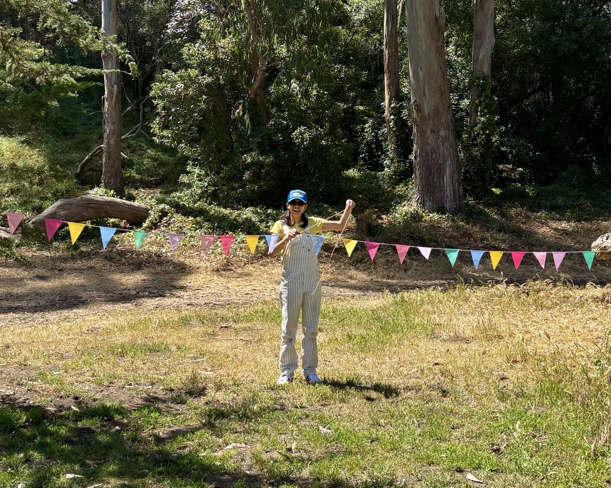 LarkinStreet's tweet image. Summer highlights with our TYI crew: @sfgiants game ⚾, bowling night 🎳, and a picnic 🧺. Good times, good people. #TYI #TrustYouthInitiative