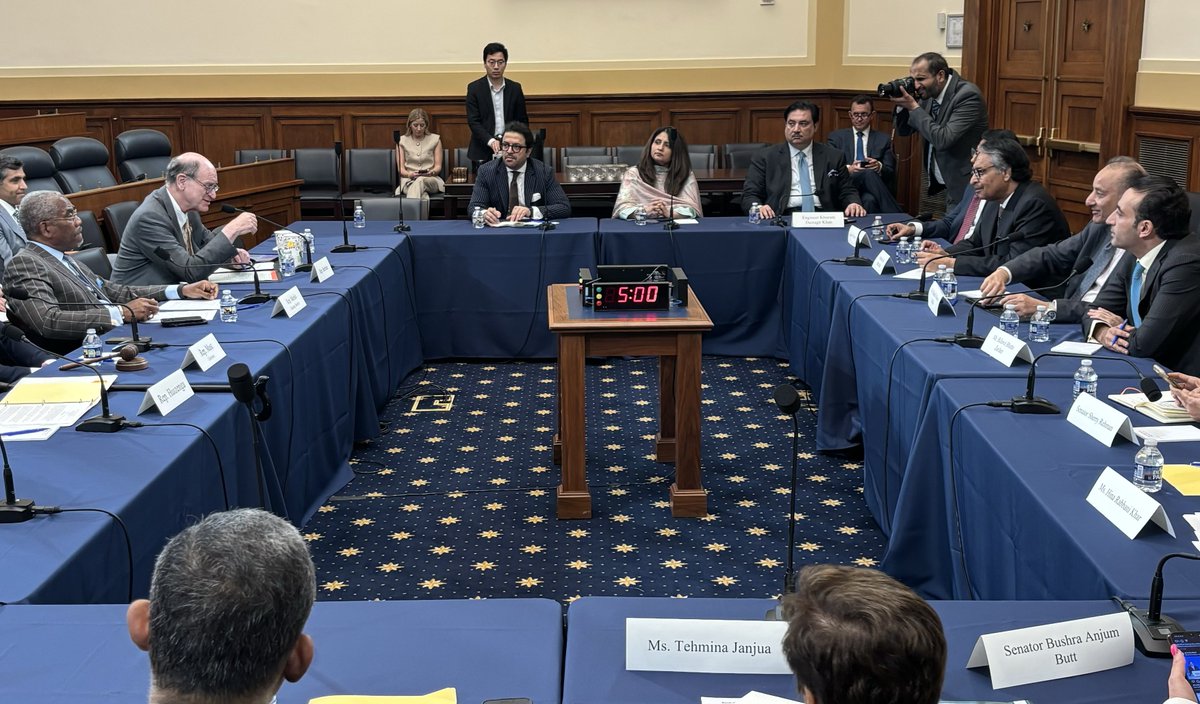 During my discussion with the #Pakistan delegation yesterday, I raised the critical issue of water for Sindh.

The Indus River is the lifeline for tens of millions of Pakistanis, and protecting that water resource is vital.

I am also very concerned to hear of unrest in the city