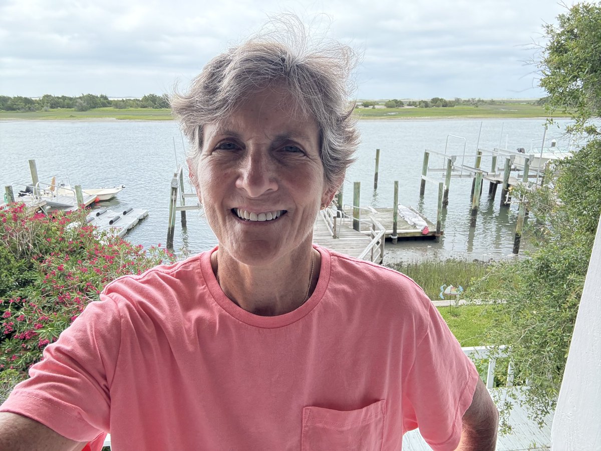 Today I #WearOrange to honor victims &amp; survivors of #GunViolence.Over 46,000 Americans lose their lives annually to gun violence. My ⁦<a href="/NCprogressiveHC/">NC Progressive House Caucus</a>⁩ colleagues &amp; I filed many bills to #StopGunViolence. Instead NC is on the verge of passing #PermitlessConcealCarry #ncpol
