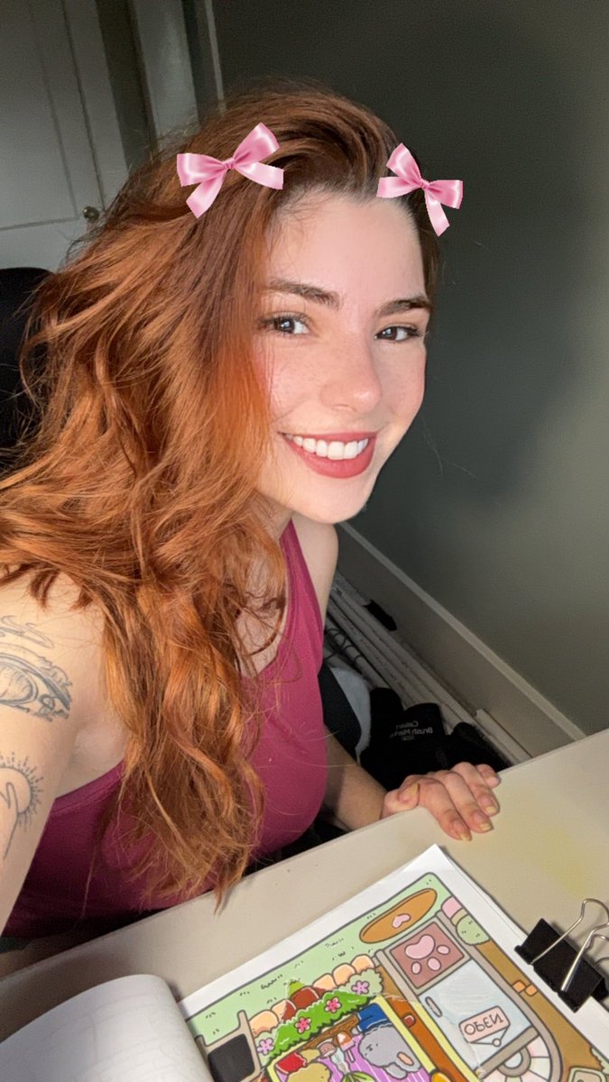 Tardezinha nublada no Tennessee! Clima perfeito para mais um dia de pintura!

twitch.tv/isadorabasile