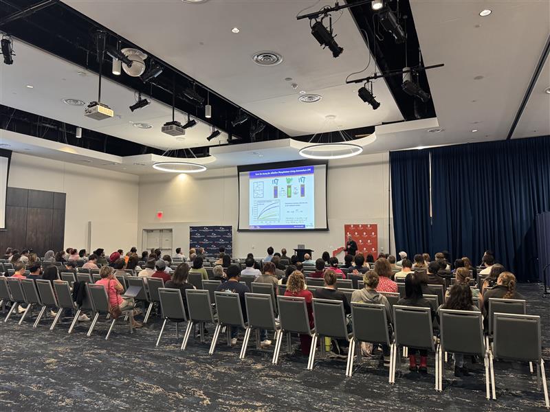 UTSAChemistry's tweet image. Thank you to everyone who joined the UTSA & UT Health SA Joint Retreat! Science Synergy Day was filled with insightful scientific talks, engaging poster presentations, & valuable networking that sparked exciting conversations & collaborative possibilities. @UTSA @UTHealthSA