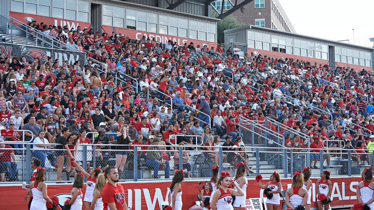 EmariWilliams27's tweet image. Appreciate the invite @Coach_Meyer27 I’ll be at @UIWFootball July 15th, excited to compete and connect with the staff