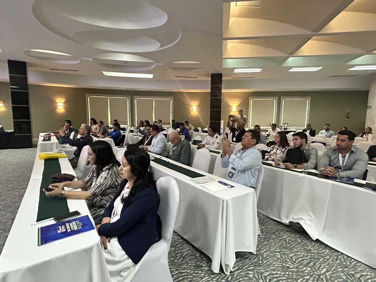 CIMEQH's tweet image. Conferencia Magistral brindada por la Dra. Karla Mossi sobre “El panorama en constante cambio en la ingeniería” 

#congresodeingenieria2025 #congresocimeqh2025 #IngenieriaHonduras