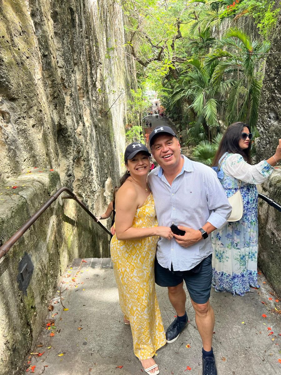 Cómo no esperan que crea en el amor eterno si estos dos son mis papás después de 35 años juntos 🥹🥹🥹💘💘💘💘