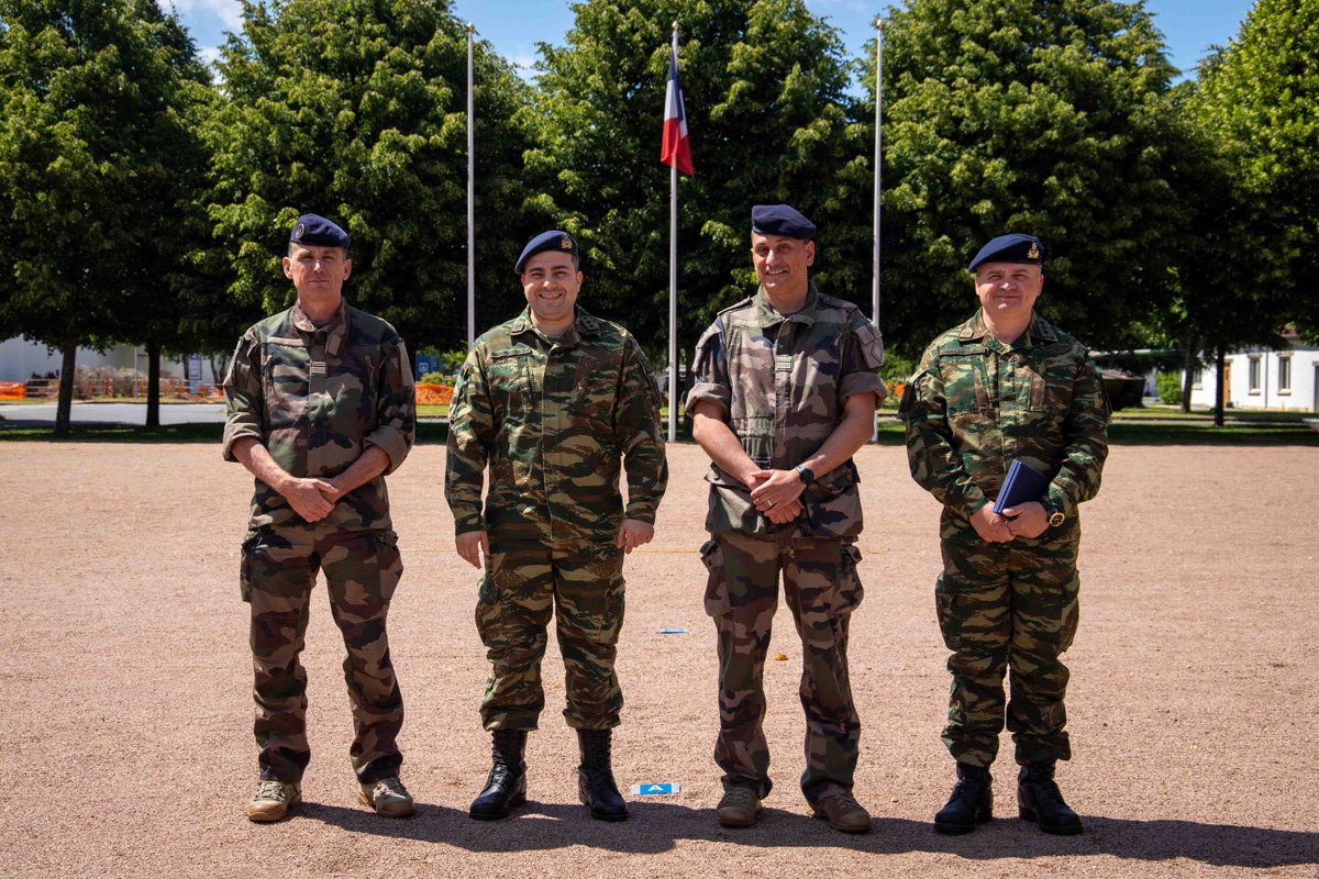 MCO_Terre's tweet image. 🇫🇷🤝🇬🇷 Coopération : 2 officiers grecs accueillis par la #SIMMT fin mai.
🔧 Tirs au 5e Dragons, visites de la STAT, focus sur les outils SI &amp;amp; innovation.
Interopérabilité + savoir-faire 🇫🇷 en soutien opérationnel.#LogOps #MissionMaintenance
 @armeedeterre