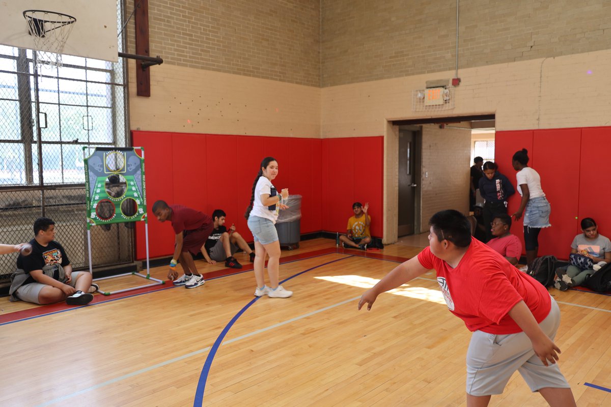 pvdschools's tweet image. Huge thanks to the volunteers, support staff, and Vocational Transition Team who made the day so special. And a big shoutout to Superintendent Montañez for joining the fun—our students were moving, laughing, and shining all day long! #PPSDProud #ECS #TransitionSuccess