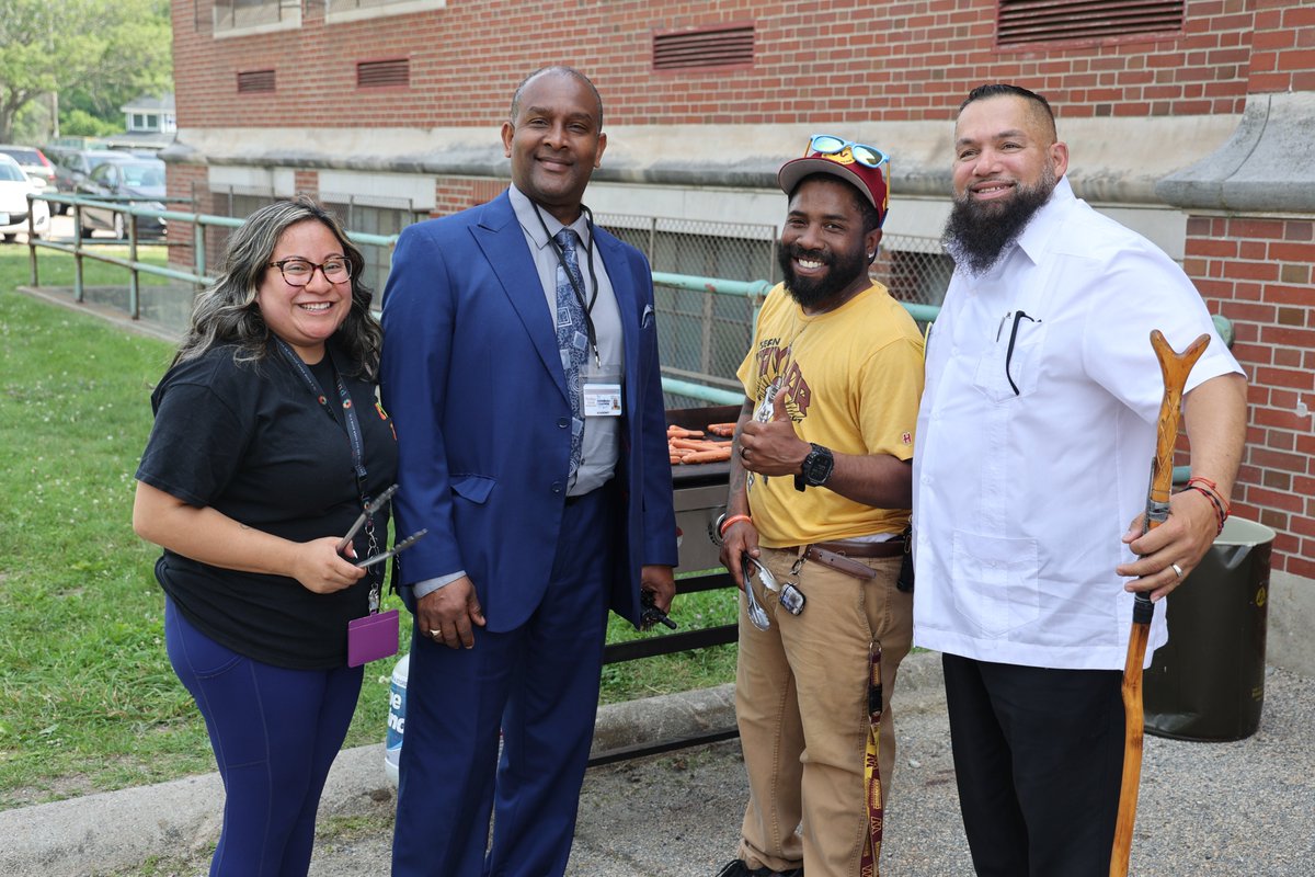 pvdschools's tweet image. Huge thanks to the volunteers, support staff, and Vocational Transition Team who made the day so special. And a big shoutout to Superintendent Montañez for joining the fun—our students were moving, laughing, and shining all day long! #PPSDProud #ECS #TransitionSuccess