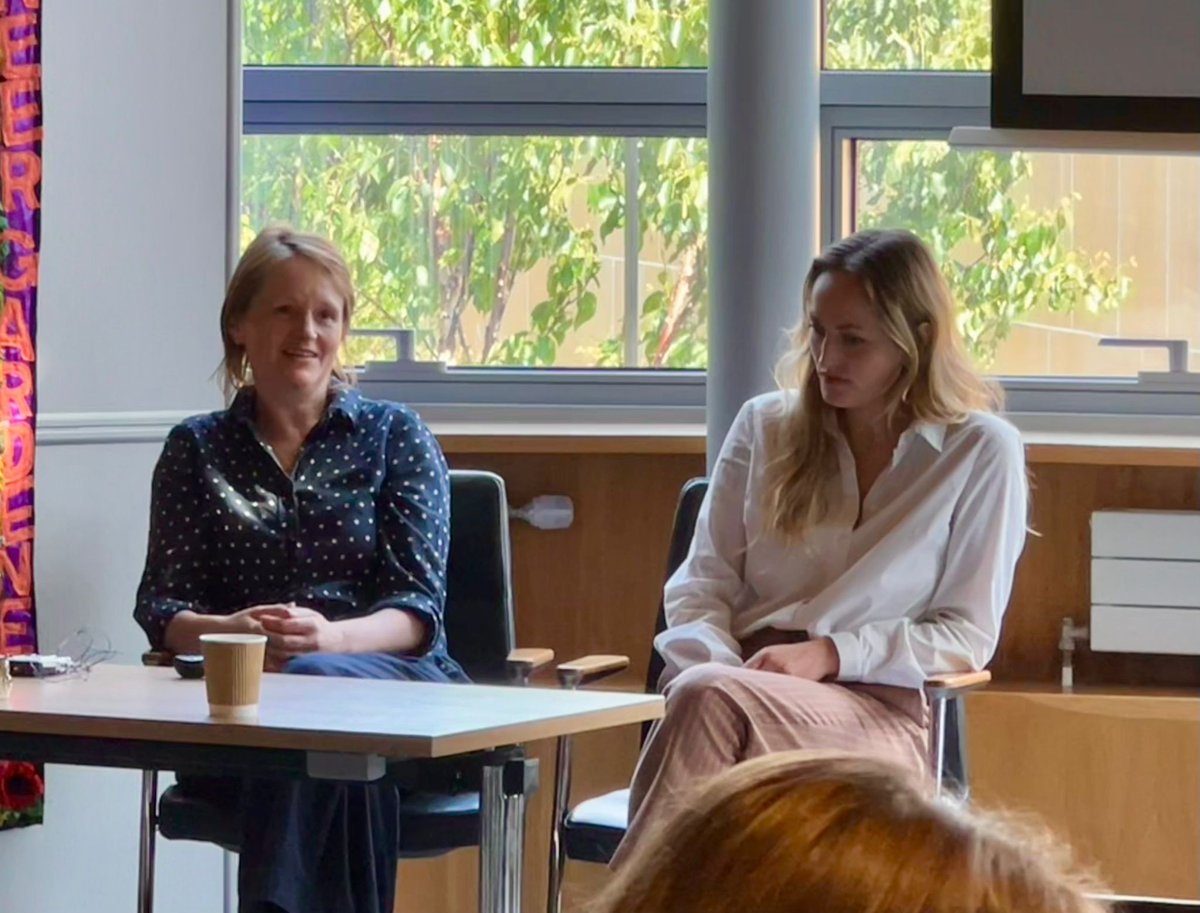_SELCIE_'s tweet image. Last Q&A of the day with Lois Burke and Ainsley McIntosh: Discussing Victorian and Edwardian female writing and nature’s influence on it. Thanks to everyone who made (and still makes) this event so fabulous! #selcie_project #universityofedinburgh