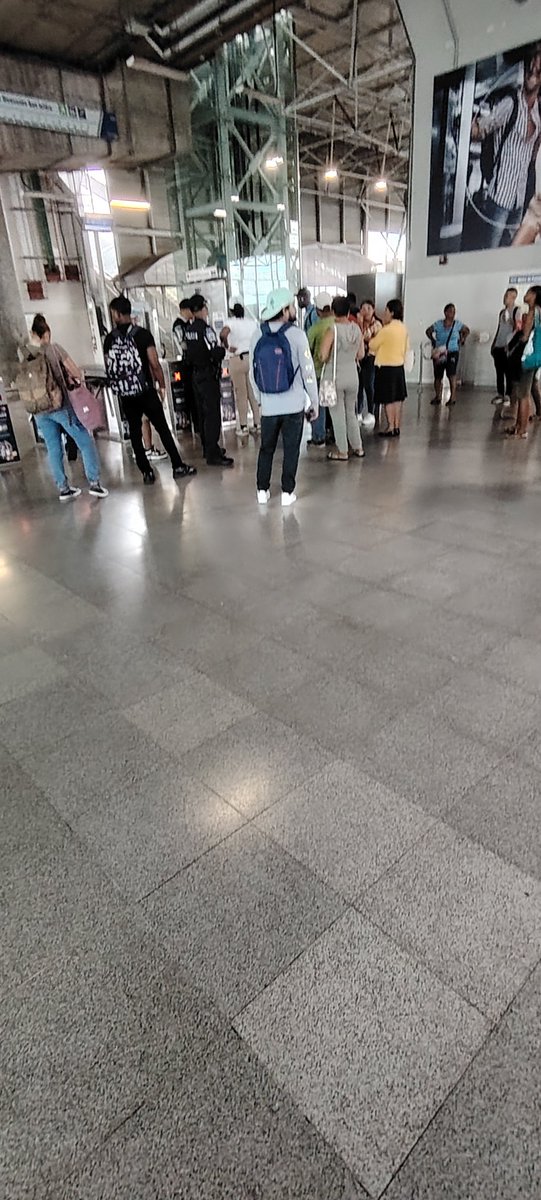 edu_falconett's tweet photo. @elmetrodepanama problemas en la L1 en estación San Miguelito en sentido havia la ciudad de Panamá. @TraficoCPanama https://t.co/ADBiij2PCh