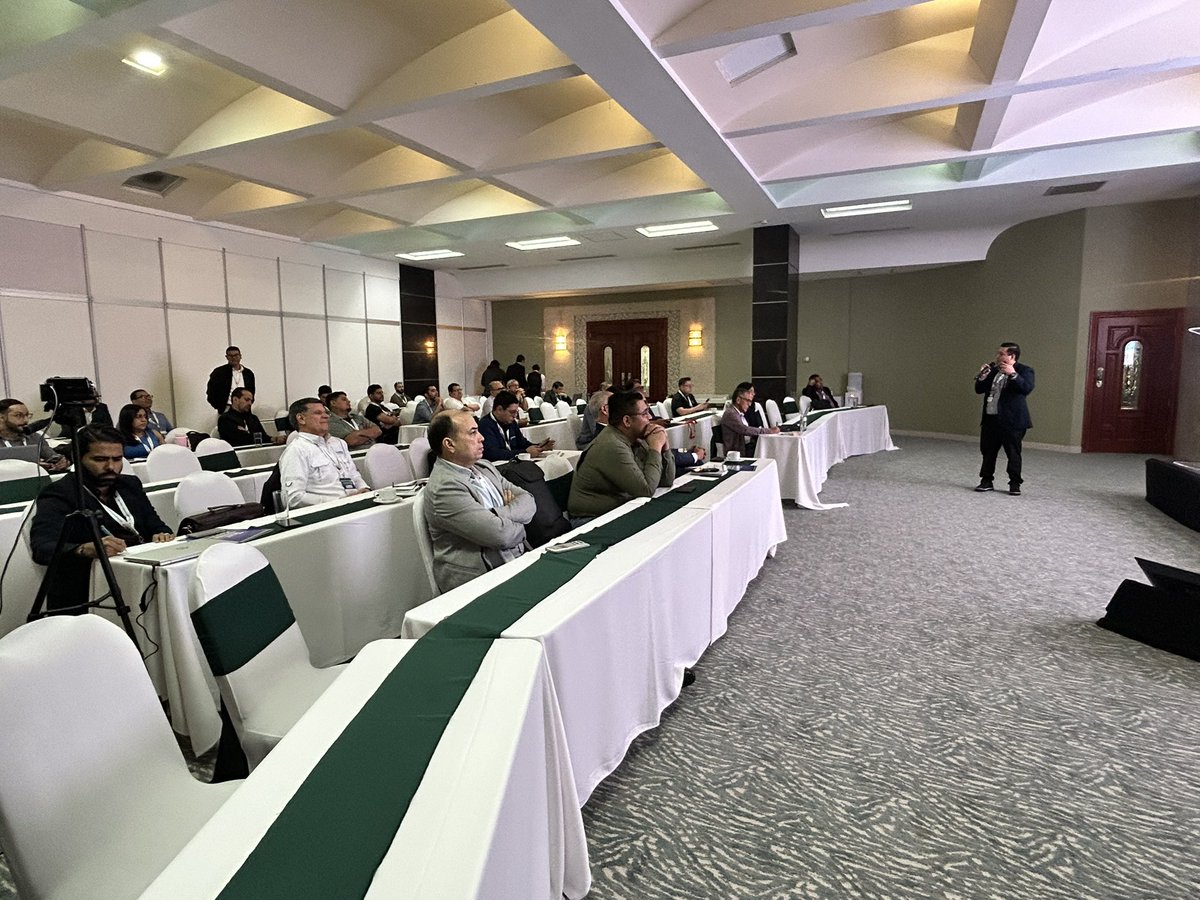 CIMEQH's tweet image. Conferencia sobre “Desarrollo de baterías avanzadas: innovación, estrategia e impacto” brindada por el Dr. Mario Destephen de EaglePicher Technologies de USA.

#congresodeingenieria2025 #congresocimeqh2025 #IngenieriaHonduras