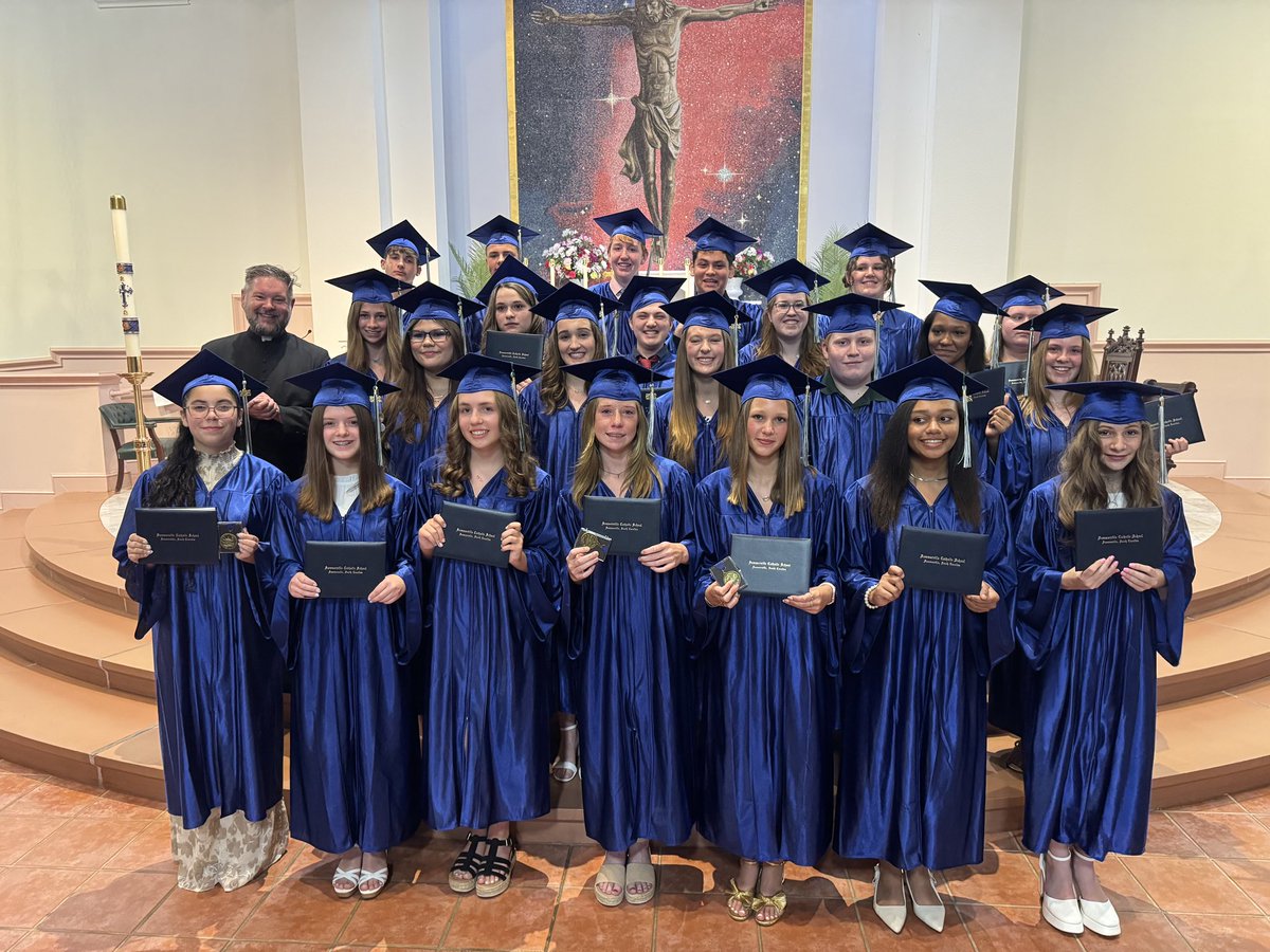 SCSSeahawks's tweet photo. Congratulations to our 8th grade graduates! #classof2025🎓 https://t.co/aRPmvTcjUl