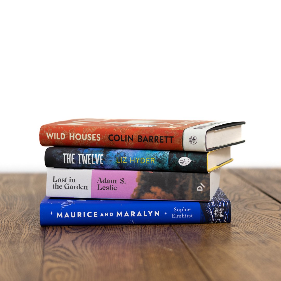 Summer's in full swing and we're using it as the perfect opportunity to get outside and catch up on our TBR 

Which of our Category Winners are you yet to discover? 📚