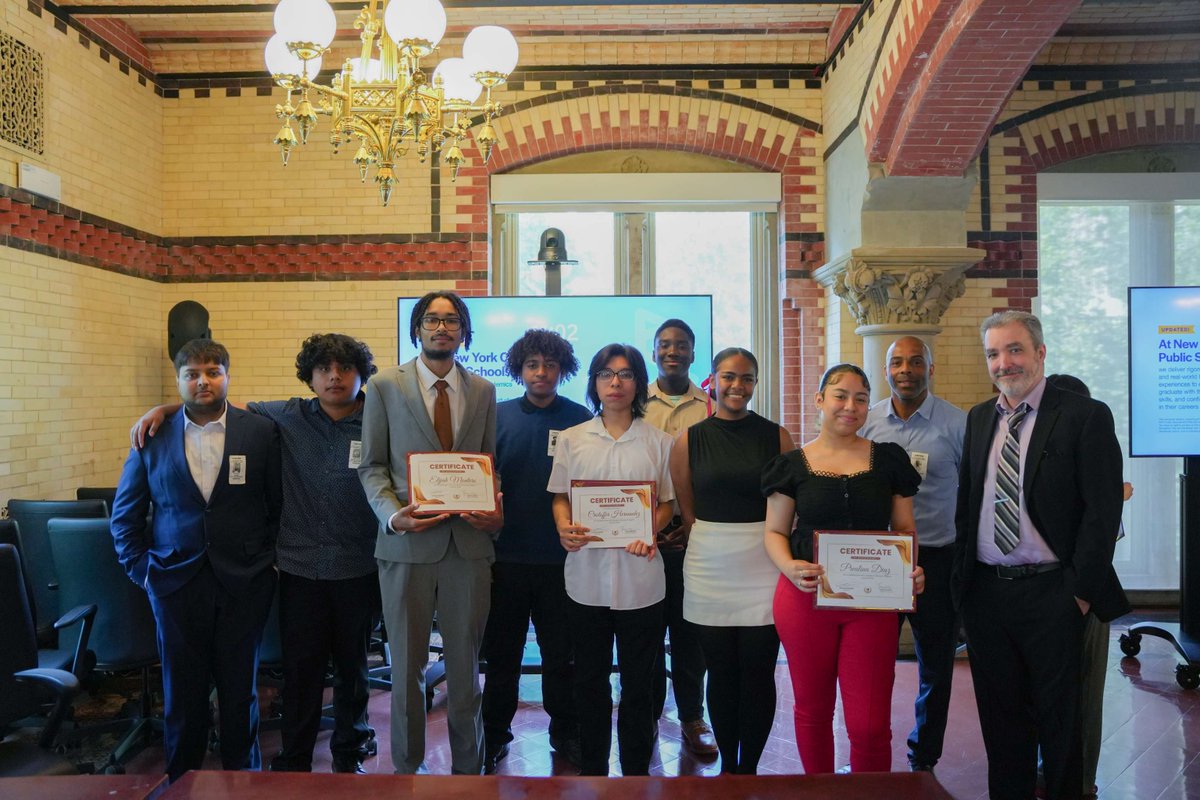 NYCSchools's tweet photo. We’re so proud of all the NYCPS and college students who interned with the Division of Instructional and Information Technology (DIIT) this year! 💻
 
From supporting key IT initiatives to exploring new technologies, these interns helped keep our tech in top shape. https://t.co/yM1yBcUIng