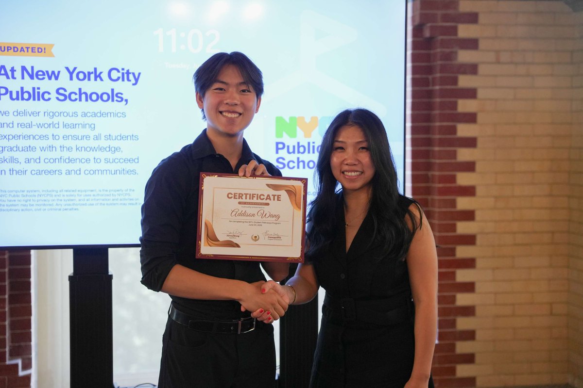 NYCSchools's tweet photo. We’re so proud of all the NYCPS and college students who interned with the Division of Instructional and Information Technology (DIIT) this year! 💻
 
From supporting key IT initiatives to exploring new technologies, these interns helped keep our tech in top shape. https://t.co/yM1yBcUIng