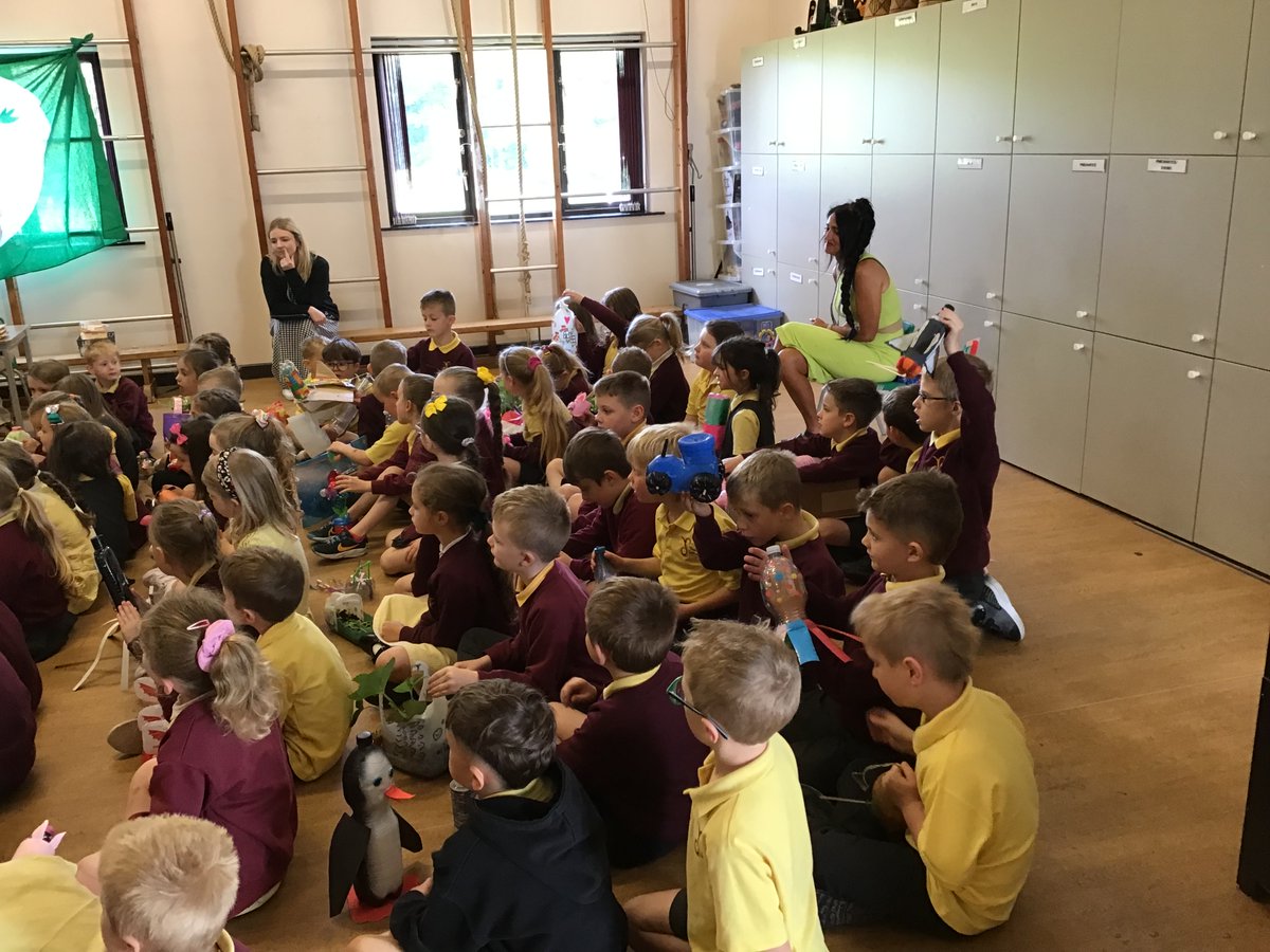 Sioe Eco llwyddiannus iawn heddiw yn yr ysgol- Diolch i bawb am wneud rhywbeth allan o botel plastig! <a href="/KeepWalesTidy/">Keep Tidy</a> ♻️♻️
A fabulous Eco Show today in school- thank you for making it a successful show! ♻️♻️
more on school website