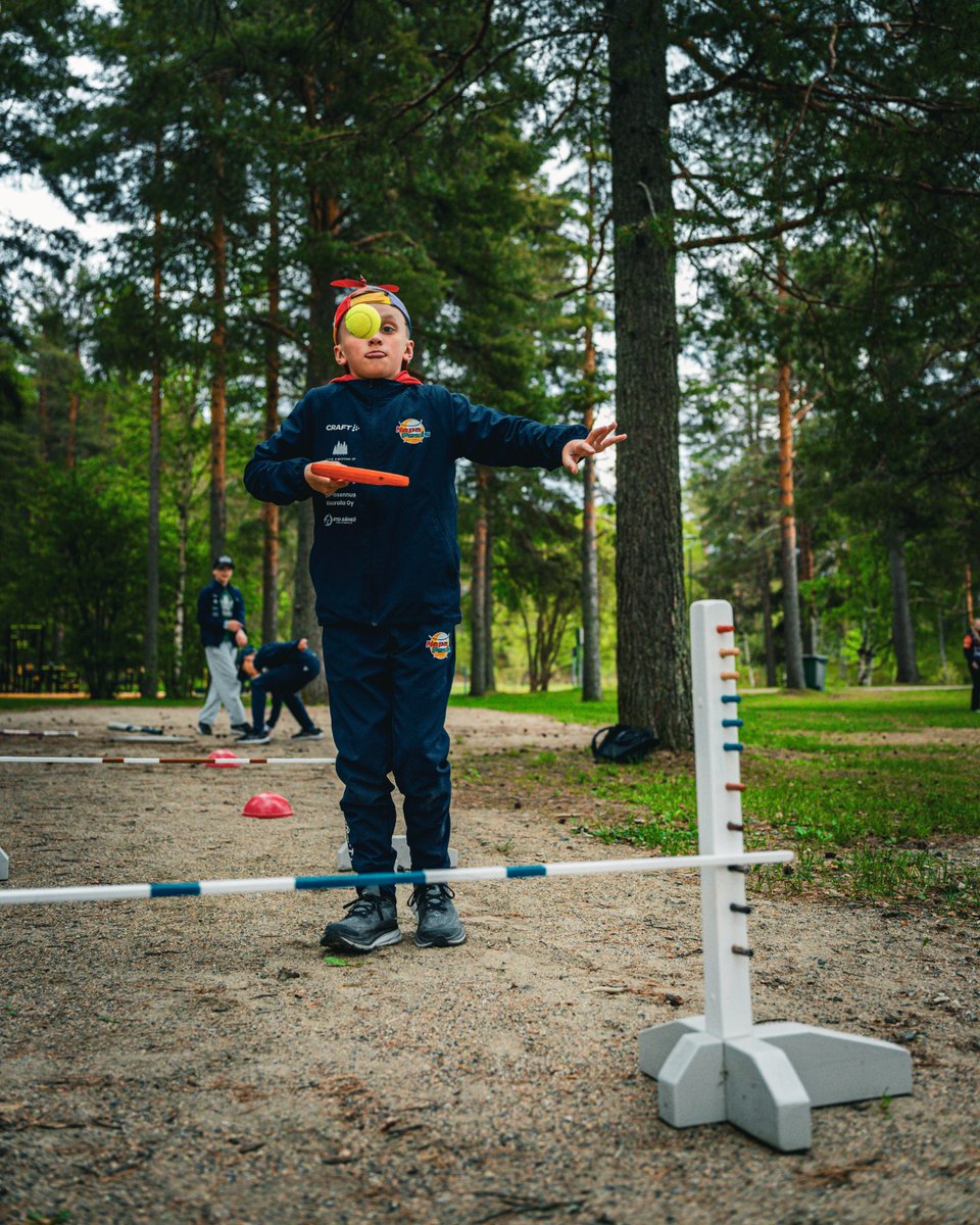 Kainuun alueleiri käynnistyi tänään Sotkamossa ja Kajaanissa! ✌️

Pesäpallosta nautitaan viikonlopun ajan 64 joukkueen ja yli 900 osallistujan voimin. Ensimmäisenä iltana ohjelmassa on leiriottelu! 🤩

Yhteisiä tarinoita luomassa Maaseudun tulevaisuus!

📸: Olli Korhonen

#pesis